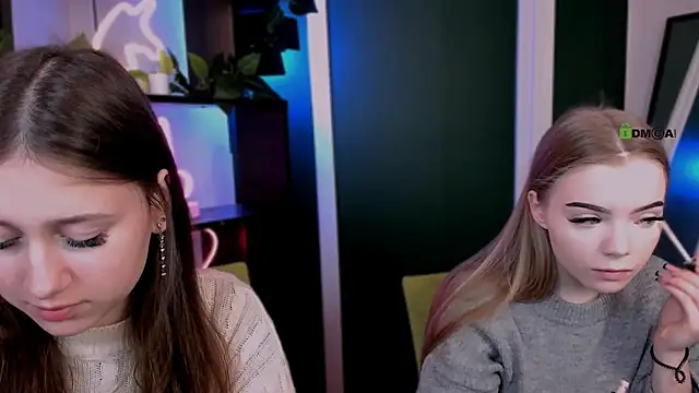 arianaa cat online show from March 21, 7:13 am