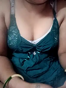 Snapshot of Annuhot143 chatting on February 15, 8:24 am Annuhot143 online show from February 15, 8:24 am