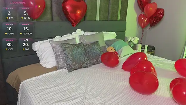 Snapshot of LillAlice chatting on February 25, 12:42 am LillAlice online show from February 25, 12:42 am