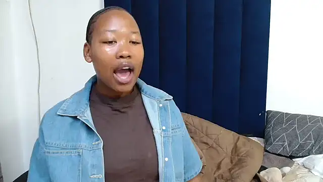 Snapshot of Lissa_27 chatting on March 1, 5:04 pm Lissa 27 online show from March 1, 5:04 pm