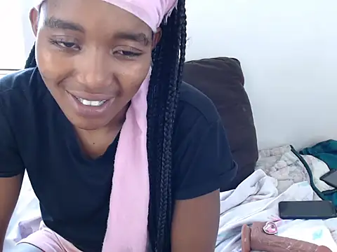 Snapshot of SexyyMandy chatting on February 19, 12:45 pm SexyyMandy online show from February 19, 12:45 pm