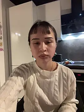 Just-Lilly online show from March 25, 7:20 pm