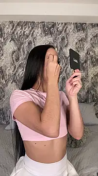 Snapshot of Mialarouse chatting on February 2, 10:41 pm Mialarouse online show from February 2, 10:41 pm