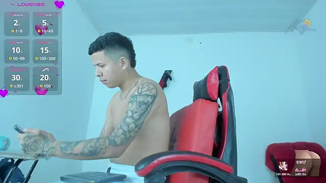 Snapshot of Steven_and_Camilo18 chatting on February 25, 11:20 am Steven and Camilo18 online show from February 25, 11:20 am