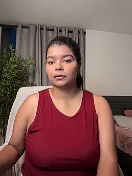 Snapshot of moonhelen chatting on February 23, 11:35 pm moonhelen online show from February 23, 11:35 pm