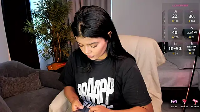 moonhelen online show from June 10, 9:57 pm