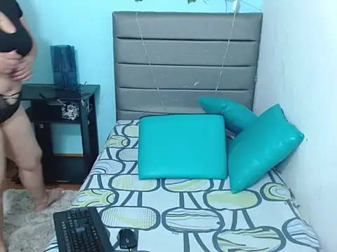 Snapshot of cristensmith707rs chatting on February 17, 7:31 pm cristensmith707rs online show from February 17, 7:31 pm