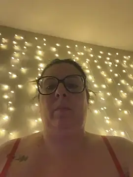 Snapshot of JasmineGlow7 chatting on May 14, 9:32 pm JasmineGlow7 online show from May 14, 9:32 pm