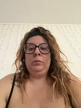 Snapshot of JasmineGlow7 chatting on May 18, 1:17 pm JasmineGlow7 online show from May 18, 1:17 pm