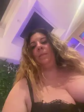 Snapshot of JasmineGlow7 chatting on June 1, 7:37 pm JasmineGlow7 online show from June 1, 7:37 pm