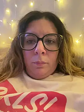 Snapshot of JasmineGlow7 chatting on June 3, 9:53 pm JasmineGlow7 online show from June 3, 9:53 pm