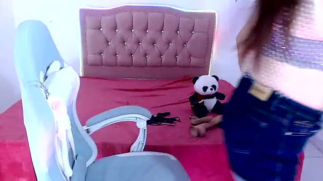snowhot-69 online show from July 18, 9:02 am