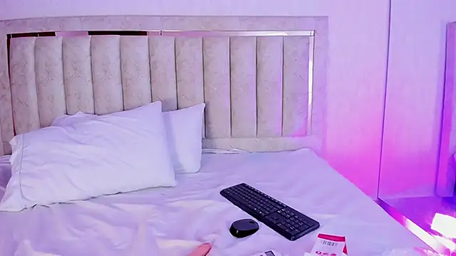 SeleneSantana online show from February 27, 9:48 pm