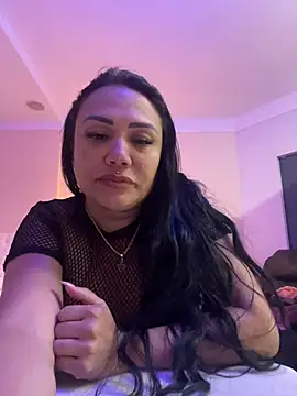 Snapshot of Deyseprado35 chatting on February 3, 6:40 am Deyseprado35 online show from February 3, 6:40 am