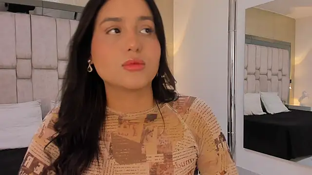 Snapshot of ValeryCooper18 chatting on February 9, 5:17 pm ValeryCooper18 online show from February 9, 5:17 pm