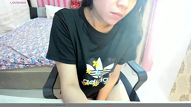 HornyAsianXxX online show from April 11, 2:38 am