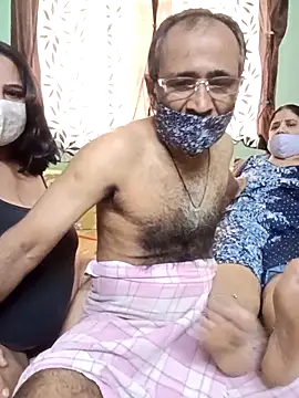 HoneyHush online show from March 14, 11:15 am