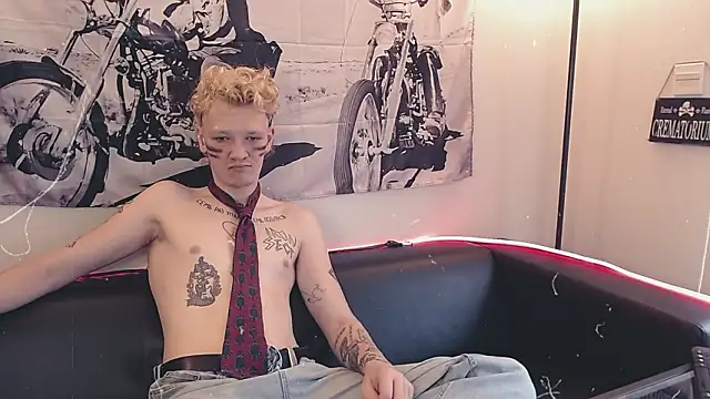 Snapshot of DadWizard chatting on February 7, 5:55 am DadWizard online show from February 7, 5:55 am