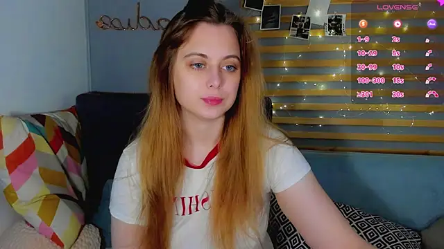 Snapshot of Alice_Wanderr chatting on February 28, 2:23 am Alice Wanderr online show from February 28, 2:23 am