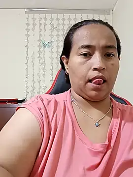 Snapshot of BustySexy_Nataly chatting on May 14, 5:36 am BustySexy Nataly online show from May 14, 5:36 am