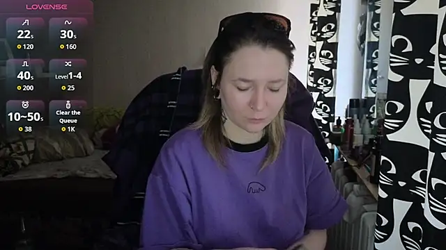 Snapshot of Ozalin_ chatting on February 4, 9:37 am Ozalin online show from February 4, 9:37 am