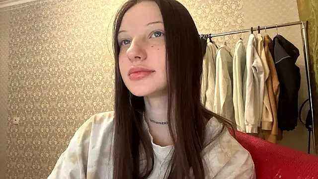 Snapshot of LumPetal chatting on February 10, 4:16 am LumPetal online show from February 10, 4:16 am