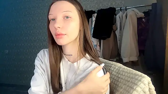 Snapshot of LumPetal chatting on February 22, 3:07 am LumPetal online show from February 22, 3:07 am