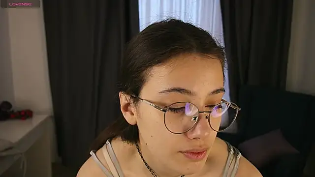 Snapshot of PamTrower chatting on March 2, 3:09 am PamTrower online show from March 2, 3:09 am