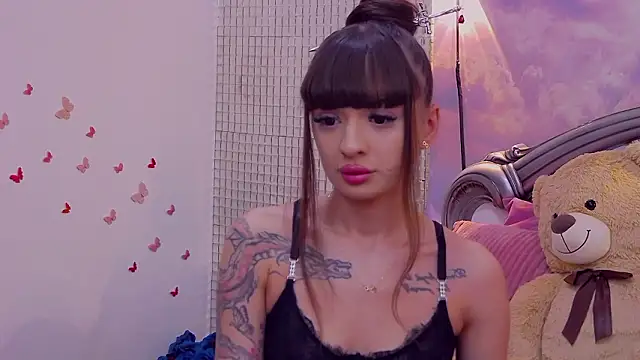 Snapshot of KayaRosse chatting on February 17, 6:43 am KayaRosse online show from February 17, 6:43 am