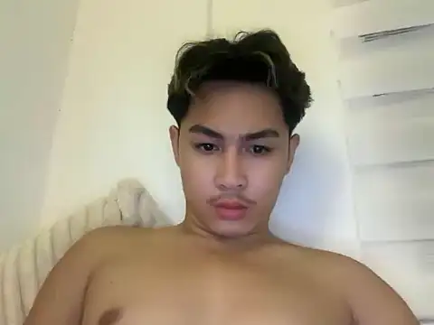 Snapshot of john_thomas20 chatting on February 20, 2:41 am john thomas20 online show from February 20, 2:41 am