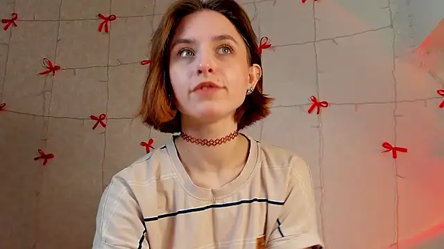 Snapshot of VelvetCaress chatting on February 22, 9:41 am VelvetCaress online show from February 22, 9:41 am