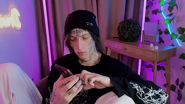 swagamee online show from February 4, 10:15 pm