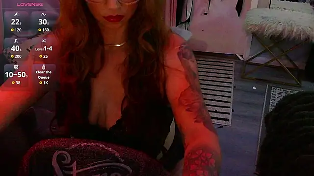 Snapshot of Alicethickpeach chatting on May 9, 4:50 am Alicethickpeach online show from May 9, 4:50 am