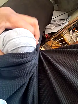 Snapshot of hot---boy1 chatting on February 18, 5:47 am hot---boy1 online show from February 18, 5:47 am