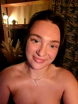 Snapshot of HotDevilGirl_ chatting on February 5, 4:00 pm HotDevilGirl online show from February 5, 4:00 pm