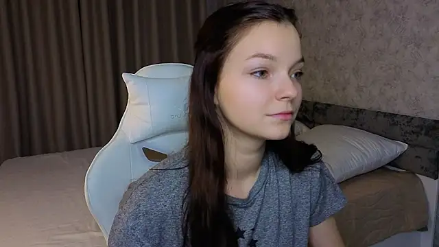 Snapshot of ElizaPizza chatting on May 11, 7:33 pm ElizaPizza online show from May 11, 7:33 pm