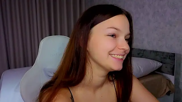 Snapshot of ElizaPizza chatting on June 3, 6:24 pm ElizaPizza online show from June 3, 6:24 pm