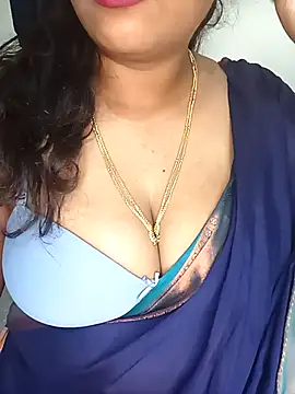 Snapshot of Chinnima143 chatting on February 2, 3:49 am Chinnima143 online show from February 2, 3:49 am