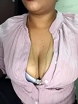 Snapshot of Chinnima143 chatting on February 17, 4:24 pm Chinnima143 online show from February 17, 4:24 pm