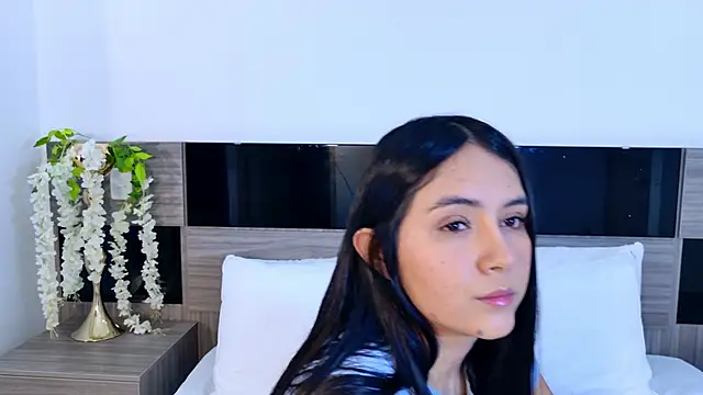 Snapshot of AlisonLamer chatting on March 11, 12:11 pm AlisonLamer online show from March 11, 12:11 pm