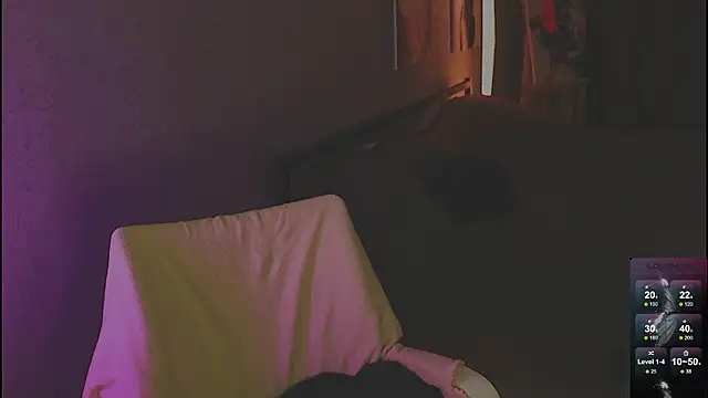 Snapshot of Alisia_here chatting on February 4, 3:29 pm Alisia here online show from February 4, 3:29 pm