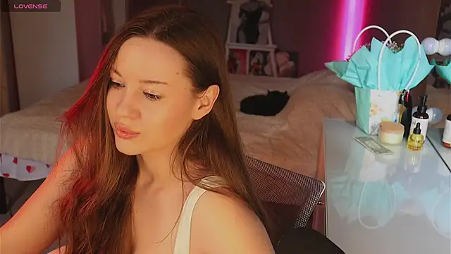 Alisia here online show from April 14, 11:27 am