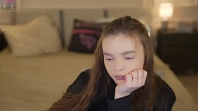 Snapshot of Zlata_Sky chatting on November 26, 3:46 pm Zlata Sky online show from November 26, 3:46 pm