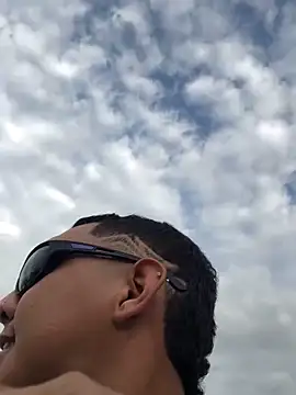 Snapshot of _Usher chatting on February 26, 9:58 pm Usher online show from February 26, 9:58 pm