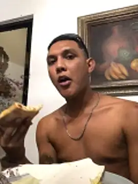 Snapshot of _Usher chatting on February 28, 2:23 am Usher online show from February 28, 2:23 am