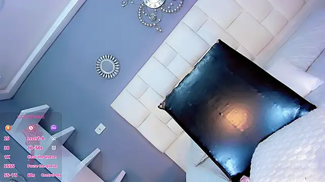 ManuelaJohnson online show from March 26, 5:13 am