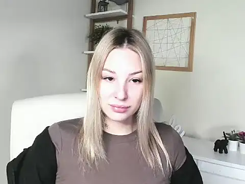 VelvetAngela online show from February 13, 6:31 am