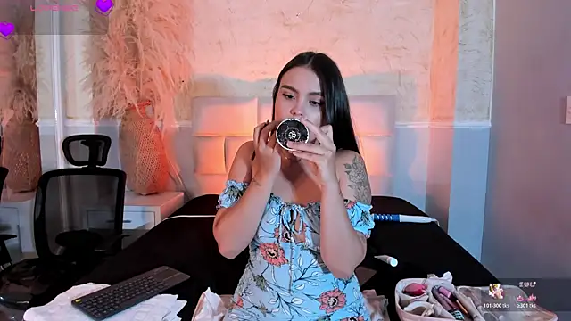 valeriekhaleesi online show from April 15, 8:31 pm