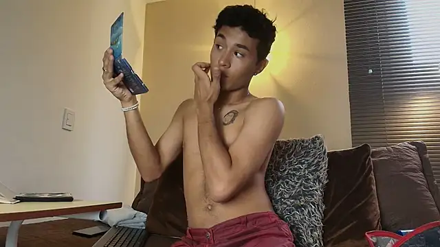 Snapshot of Damon_Salvarote_S chatting on February 10, 7:40 pm Damon Salvarote S online show from February 10, 7:40 pm