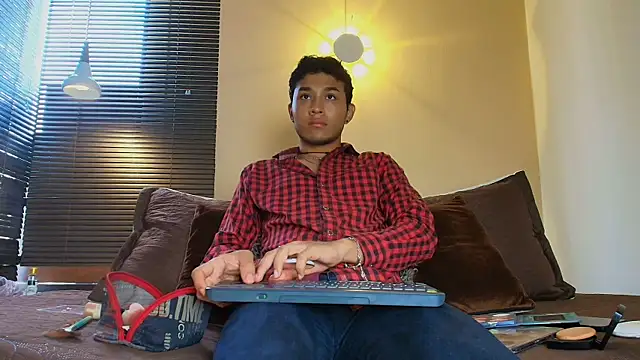 Snapshot of Damon_Salvarote_S chatting on February 14, 7:54 pm Damon Salvarote S online show from February 14, 7:54 pm